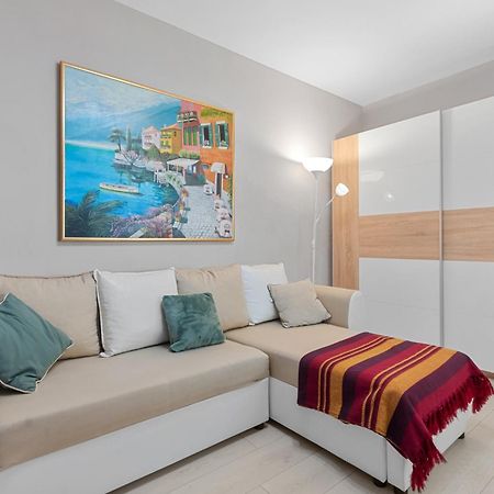 Central Town Cosy Apartment Bukarest Kültér fotó