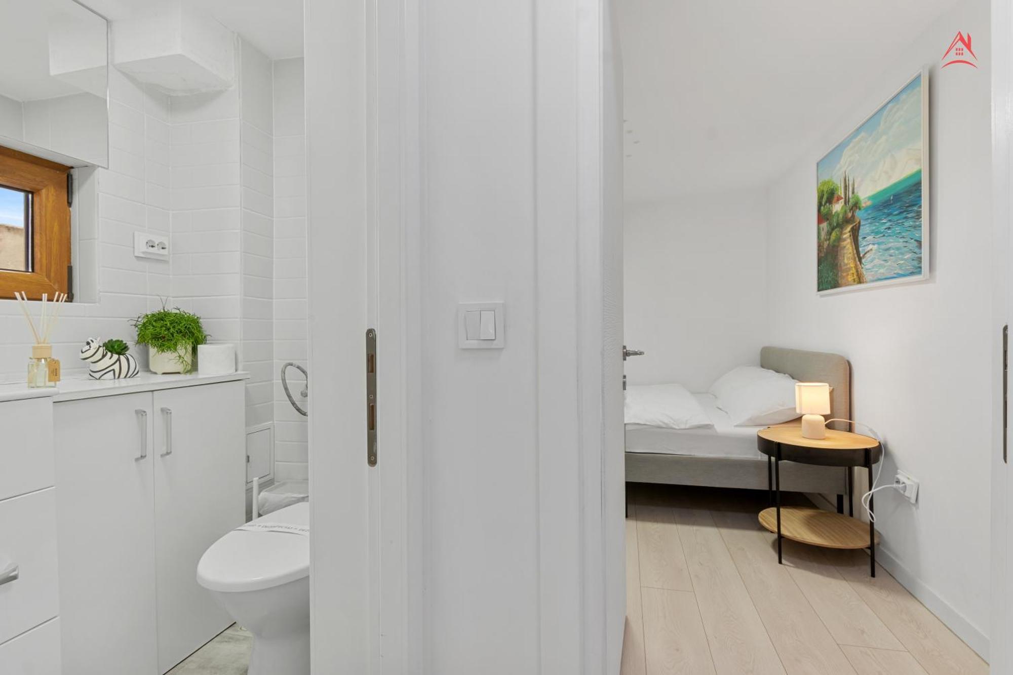 Central Town Cosy Apartment Bukarest Kültér fotó